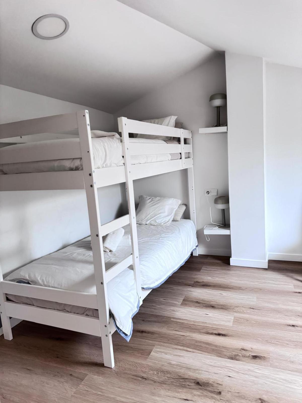 Apartamentos Lavandeira By Bebalmy Viveiro Extérieur photo
